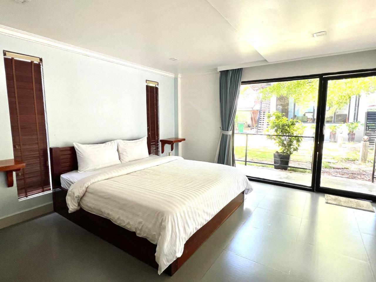 Sandy Clay Bungalows Sihanoukville Exterior photo